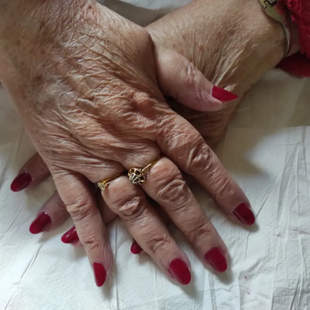 vernis rouge permanent